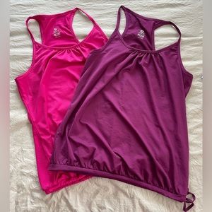 OLD NAVY loose fit active bundle of 2 women’s size M tank tops 1 NWT 1 EUC